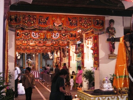 navarathri festival at the sri mariamman singapore chinatown