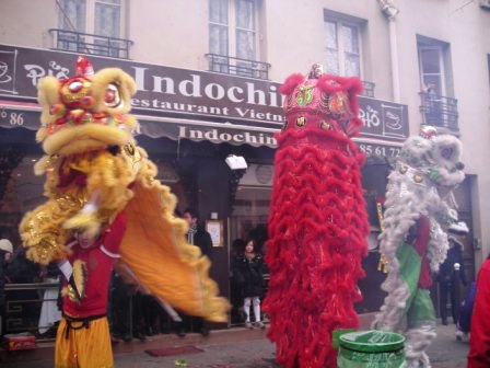 lion dance in paris chinatown