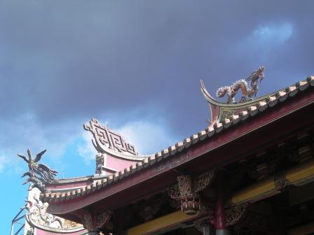 roofs of xing tian temple